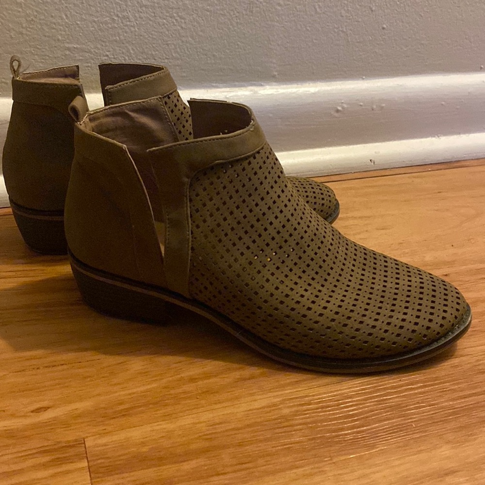Size 7 ankle boots